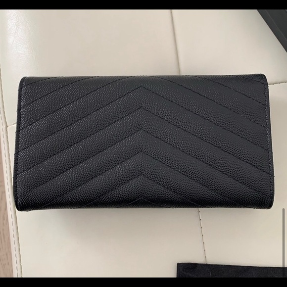 YSL Large Grain de Poudre Leather Flap Wallet - Picture 8 of 13